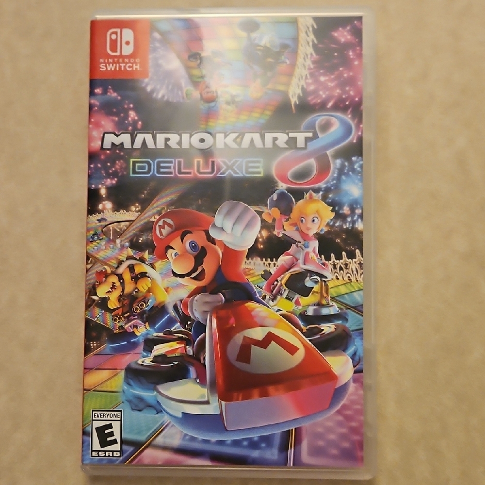 Nintendo Mario Kart 8 Deluxe - Red and Blue